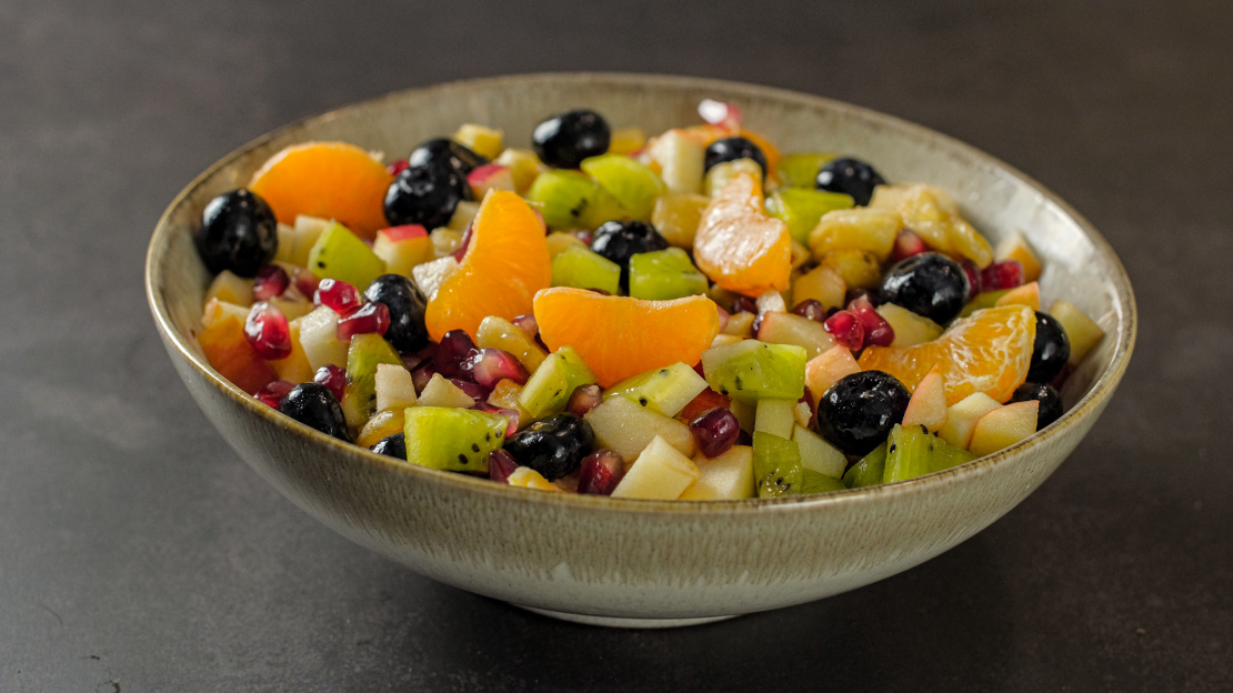 Immunstärkender Obstsalat mit Walnussöl