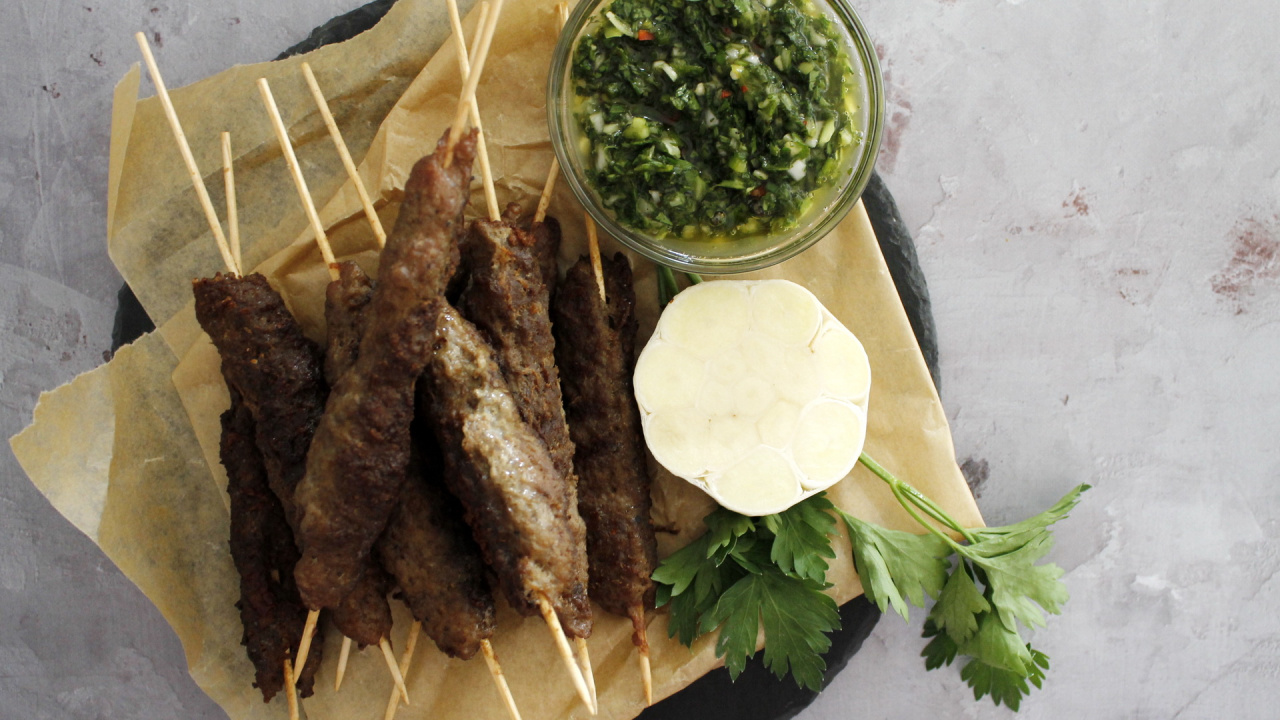 Chimichurri-Sauce mit Hackspießen