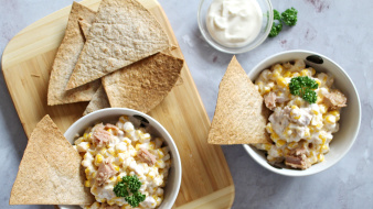 Thunfischsalat mit Mais und Mayonnaise