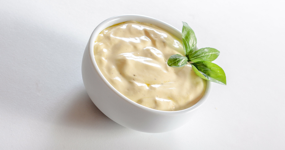 Hausgemachte luxuriöse Mayonnaise mit Pödör Bio Leinöl