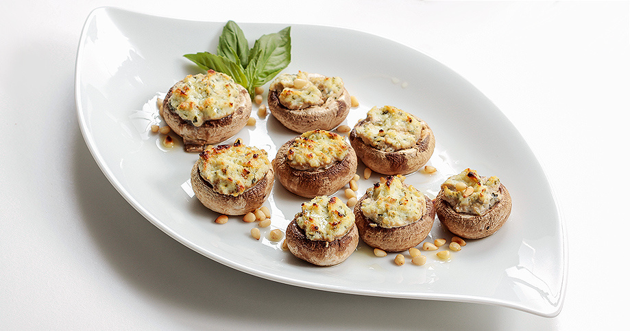 Champignons mit Ricotta, Pesto und Pödör Pinienkernöl