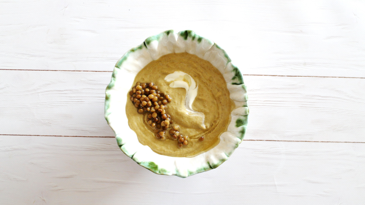 Linsencremesuppe mit Bieressig und Erdnussöl